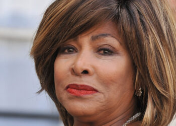 Tina Turna died peacefully after a long illness in her home in Küsnacht near Zurich, Switzerland.