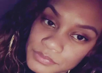 Mother of 4 dies after falling on treadmill at gym.