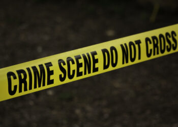 Pregnant security guard and supervisor robbed by armed bandits.