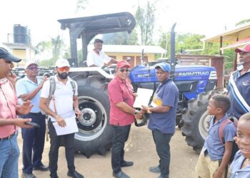 Baracara residents provided with additional agricultural support from Government to increase production