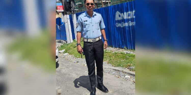 Police Sergeant’s Journey from Traffic Duty to Law Graduate